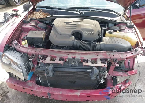 2018 Chrysler 300 Touring z USA, uszkodzony, nr VIN 2C3CCAAG4JH340419